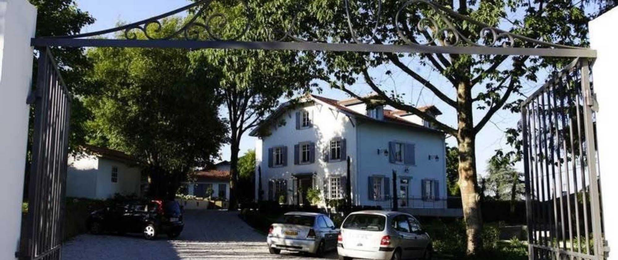 Hotel La Villa Saint-Pierre-dʼIrube Kültér fotó